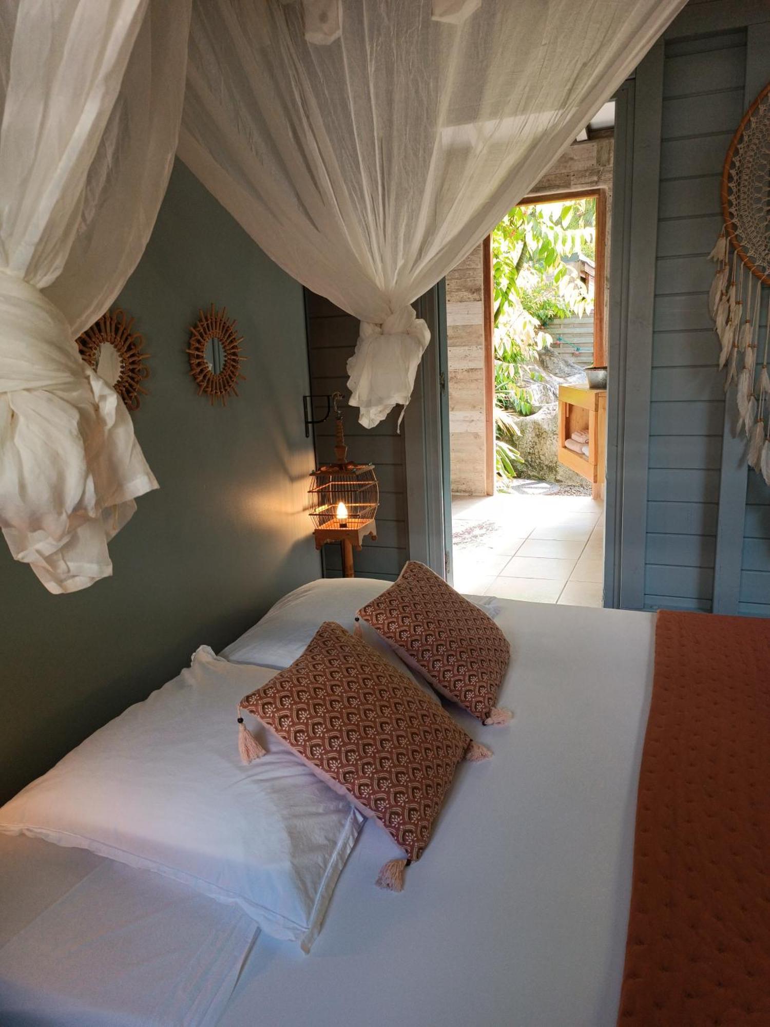Tiki Paradise Lodge Fwi Сент-Анн Экстерьер фото