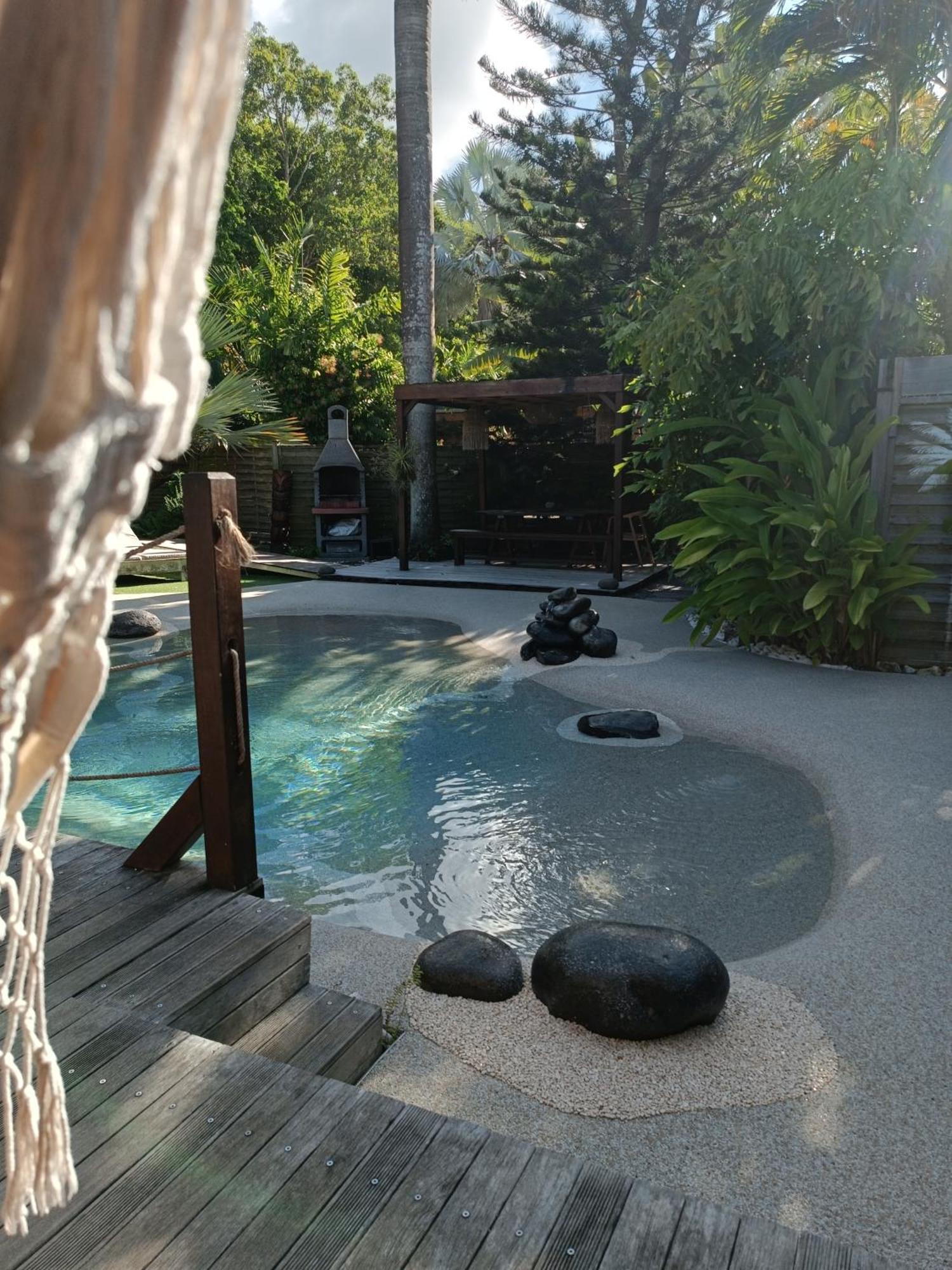 Tiki Paradise Lodge Fwi Сент-Анн Экстерьер фото