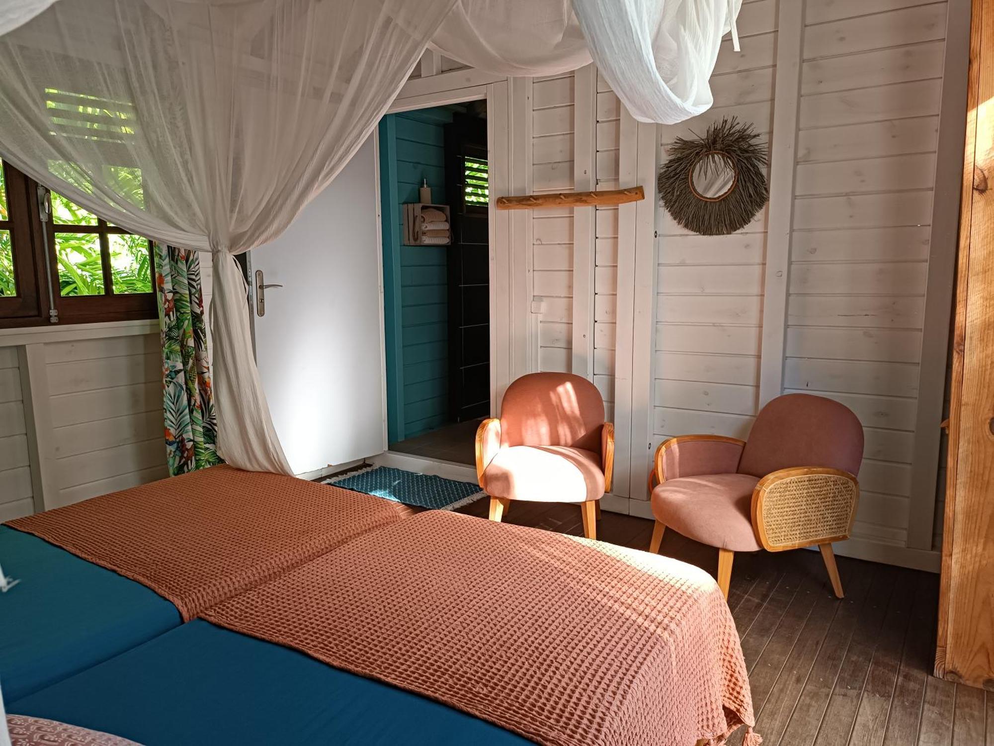 Tiki Paradise Lodge Fwi Сент-Анн Экстерьер фото