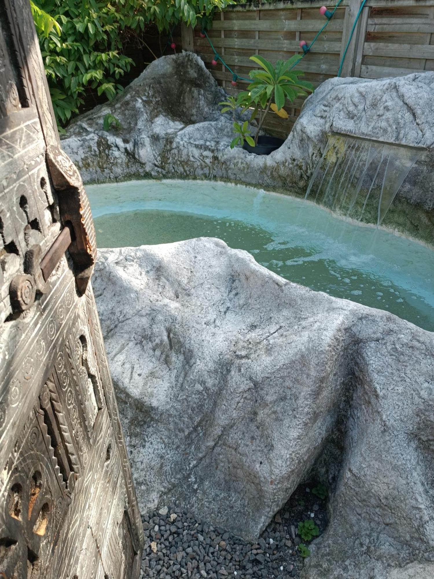 Tiki Paradise Lodge Fwi Сент-Анн Экстерьер фото