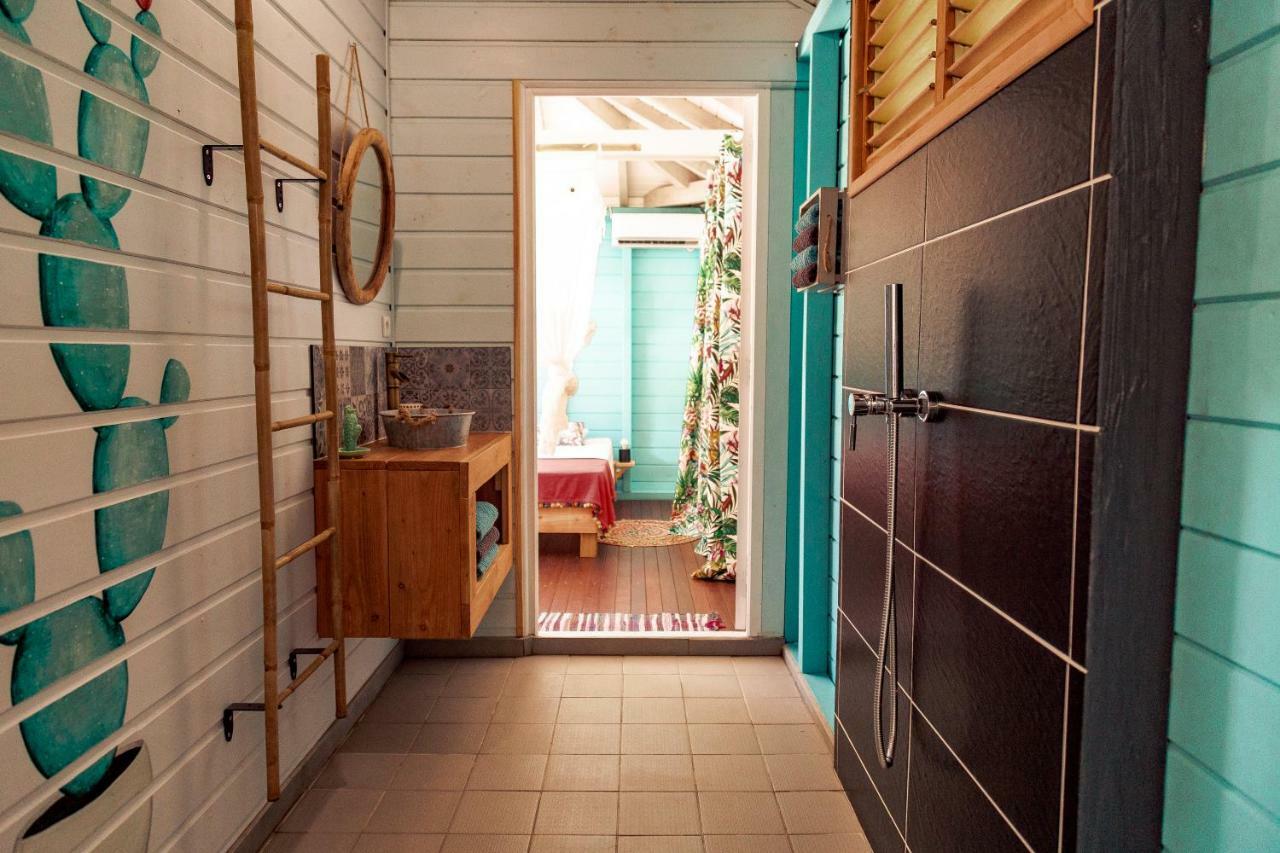Tiki Paradise Lodge Fwi Сент-Анн Экстерьер фото